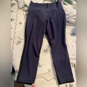 Athleta salutation stash 7/8 tight in powervita